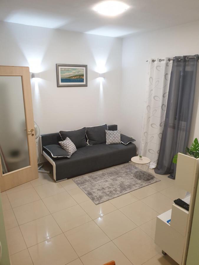 Sophos Appartement Supetar Buitenkant foto