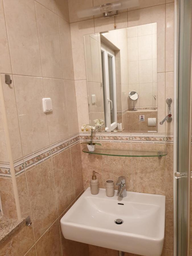 Sophos Appartement Supetar Buitenkant foto