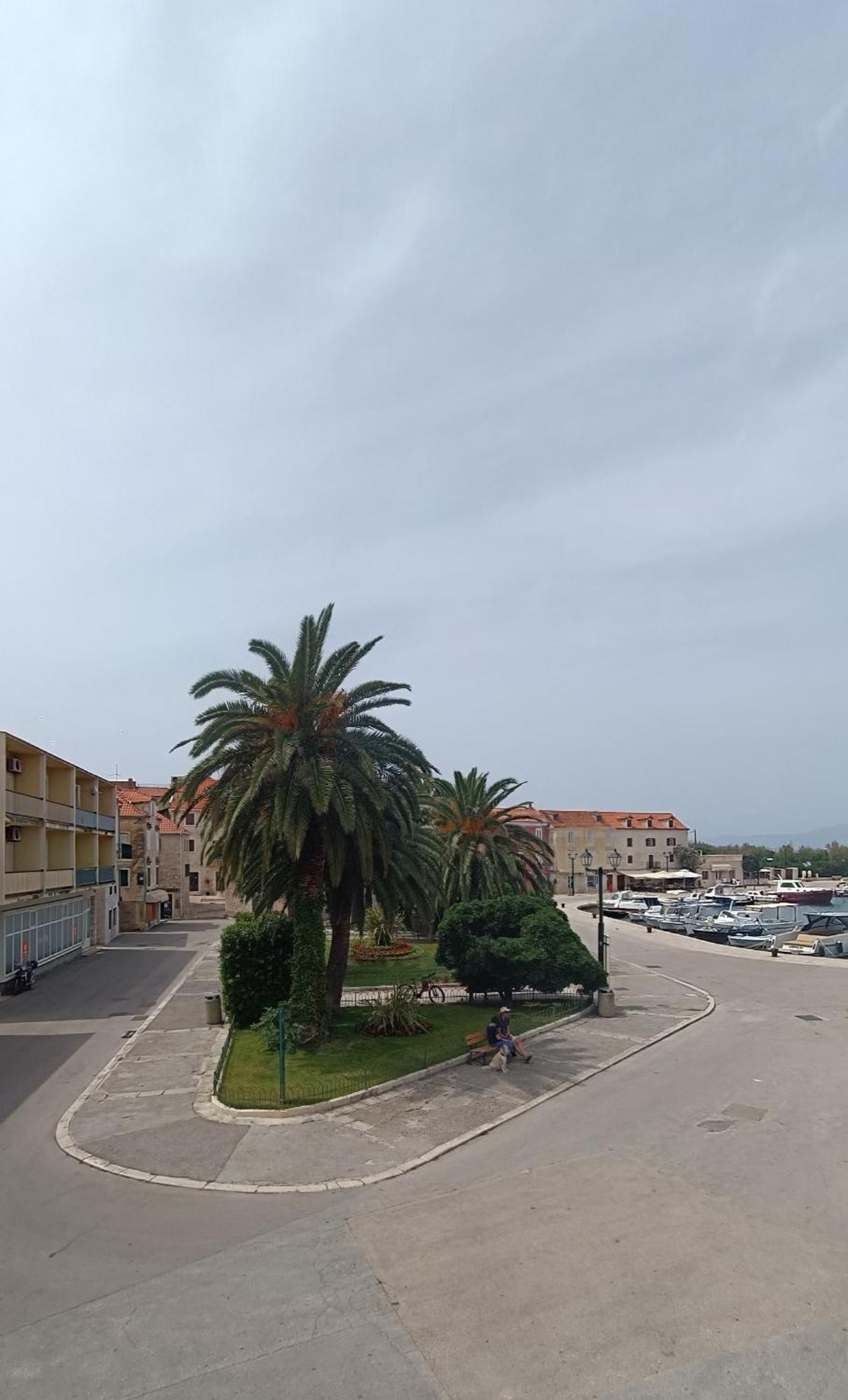Sophos Appartement Supetar Buitenkant foto