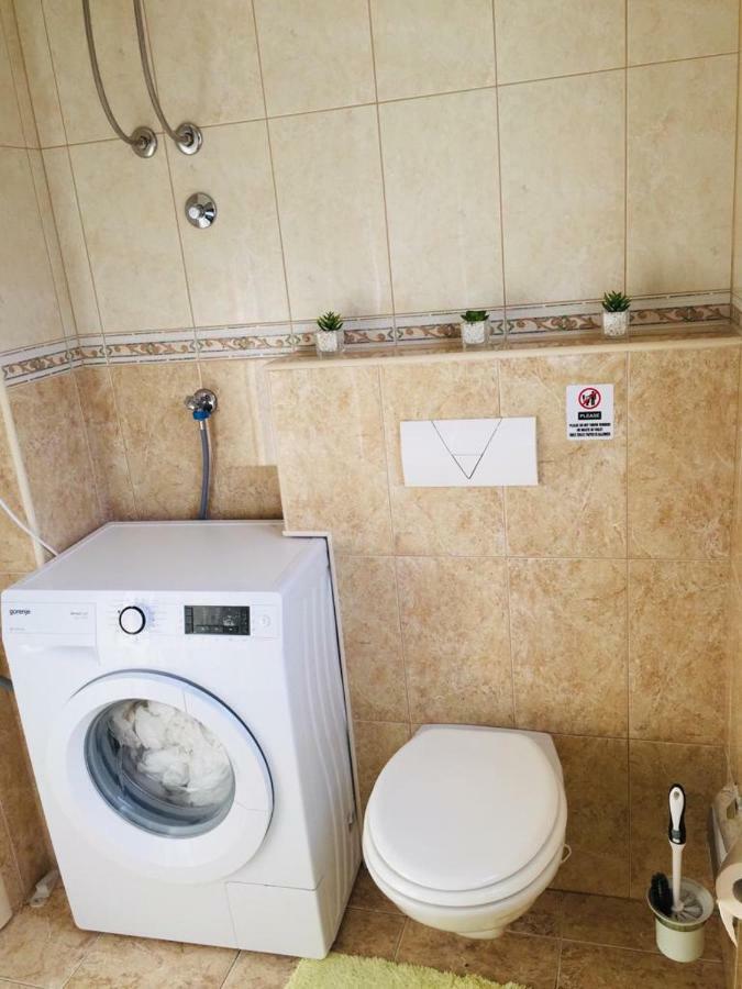 Sophos Appartement Supetar Buitenkant foto